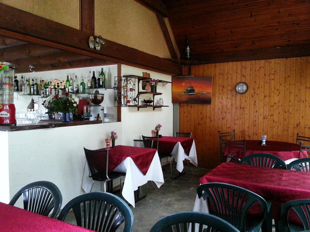 Camping De Flechat Hotel Orcival Exterior photo